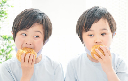 よく噛んで食べる